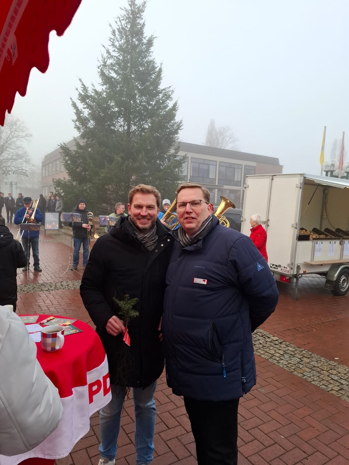 Marco im Gespräch mit den Bürgerinnen und Bürgern aus 29633 Munster